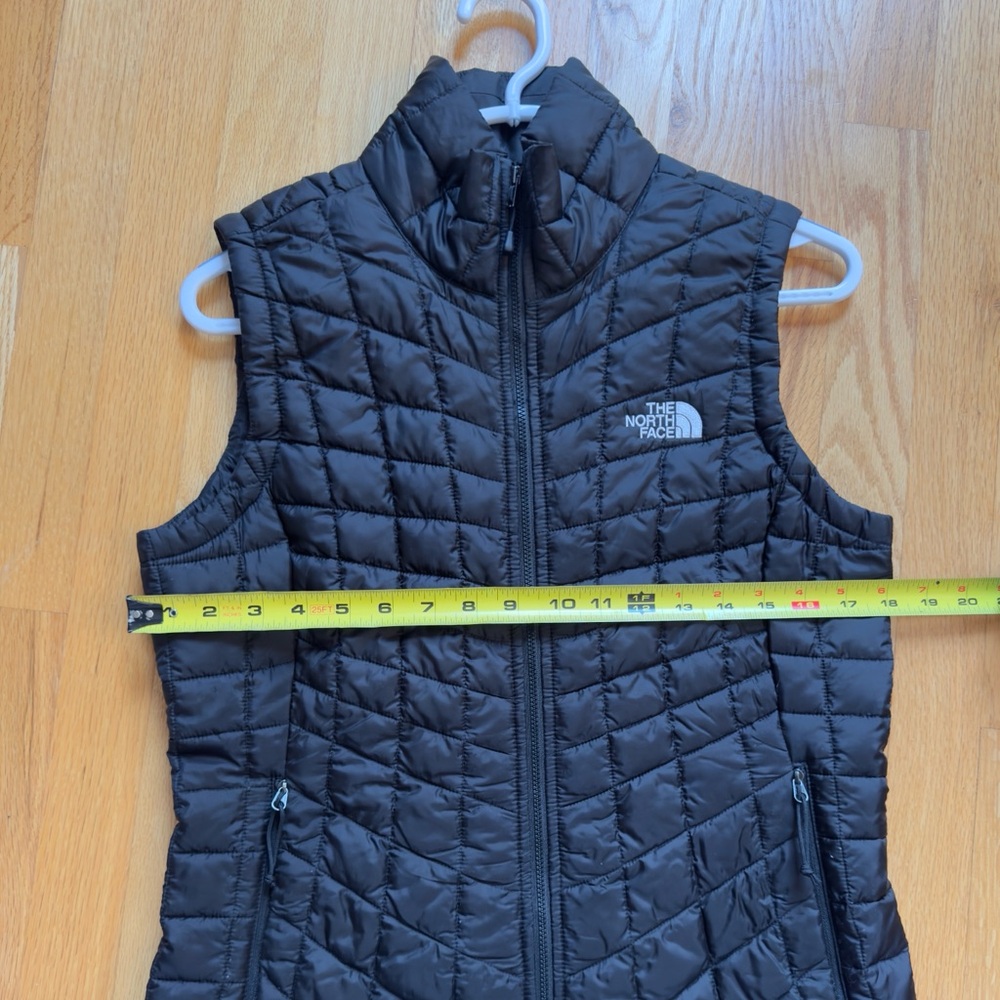The North Face Women's Black Quilted Vest - Picture 7 of 8